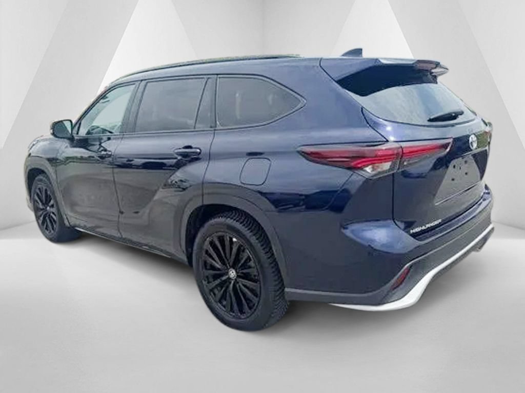 Used 2024 Toyota Highlander XSE AWD/4WD image 5