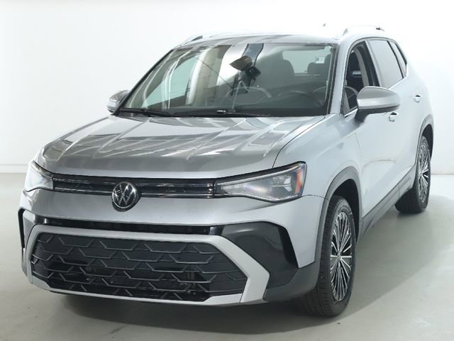 Used 2025 Volkswagen Taos SE FWD image 1