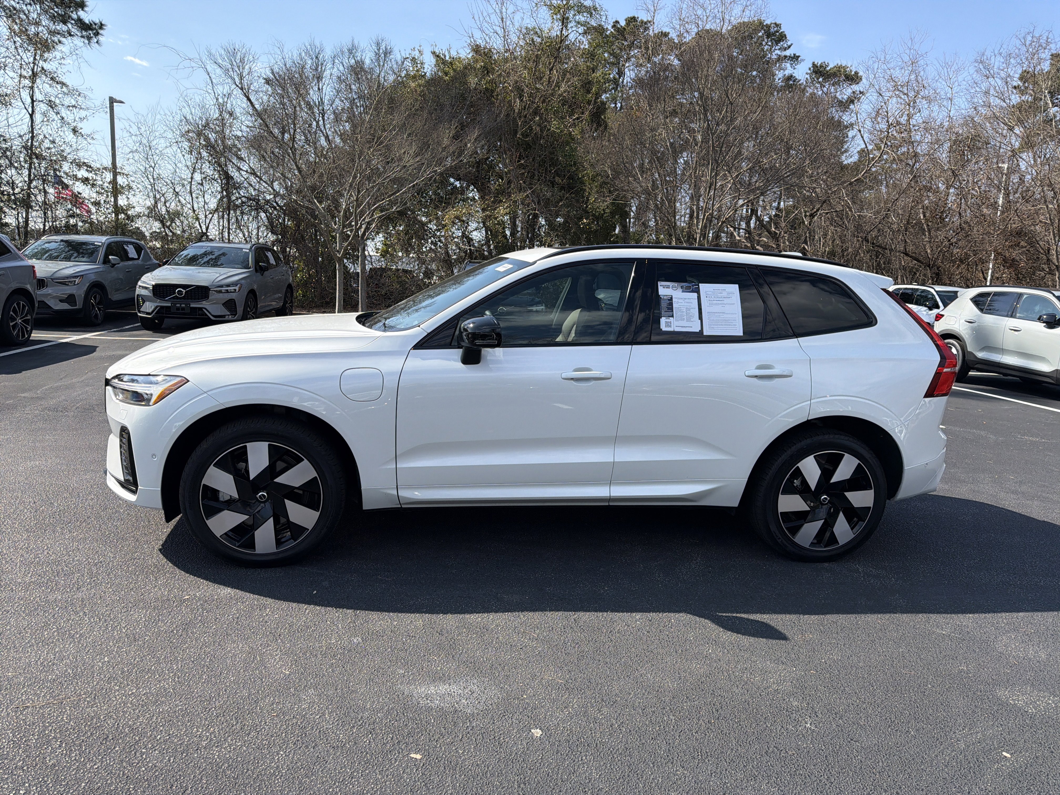 Certified 2024 Volvo XC60 T8 Plus image 42