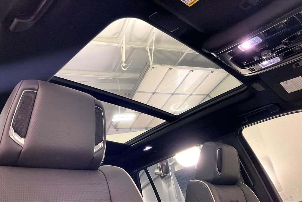 Used 2025 Cadillac Escalade Sport w/ Touring Package image 23