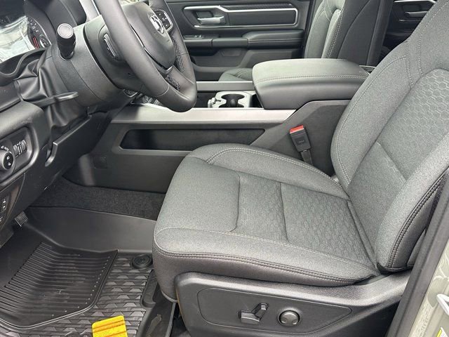 New 2026 RAM 1500 4x4 Crew Cab image 9