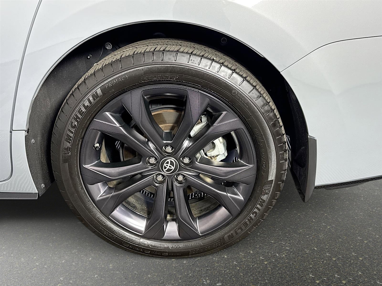 Used 2025 Toyota Sienna XSE w/ XSE Plus Package image 32