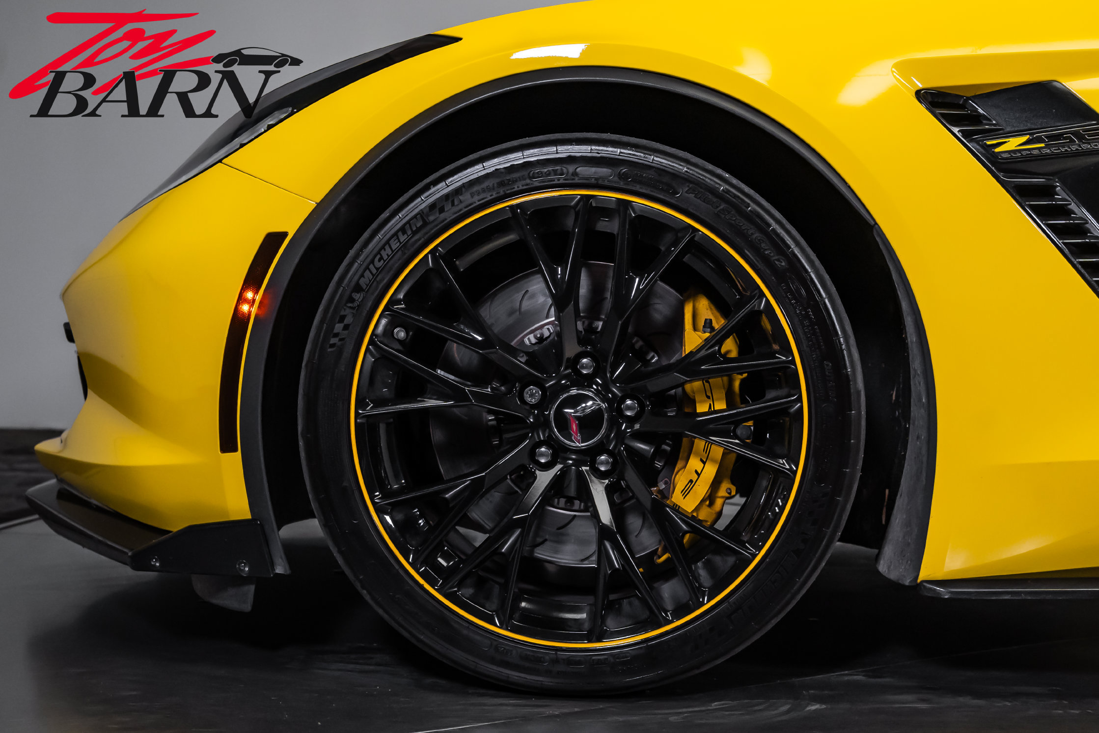 Used 2016 Chevrolet Corvette Z06 w/ 3LZ Preferred Equipment Group RWD image 23