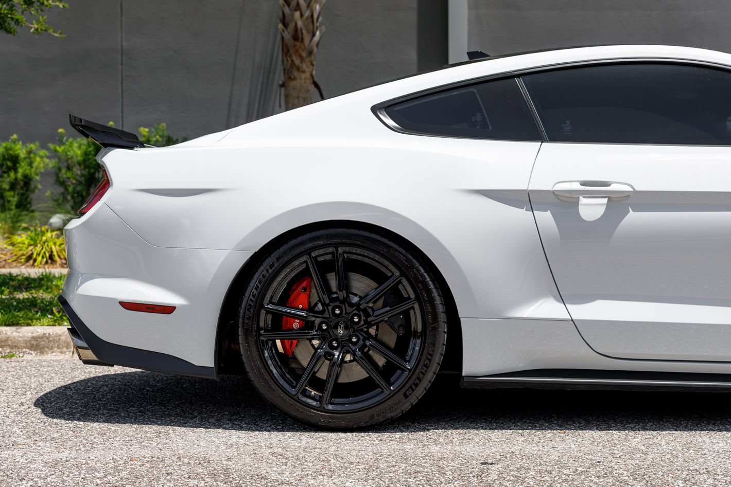 Used 2022 Ford Mustang Shelby GT500 w/ Technology Package RWD image 12