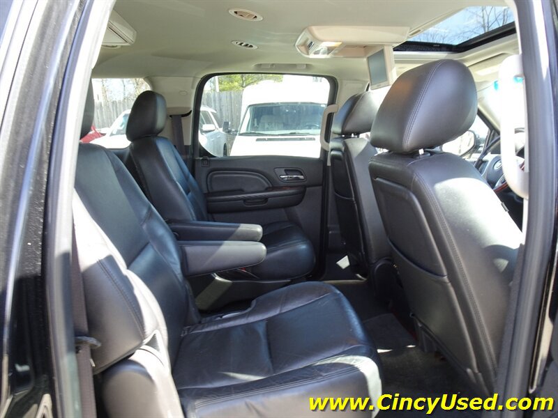 Used 2012 Cadillac Escalade ESV Luxury AWD/4WD image 14