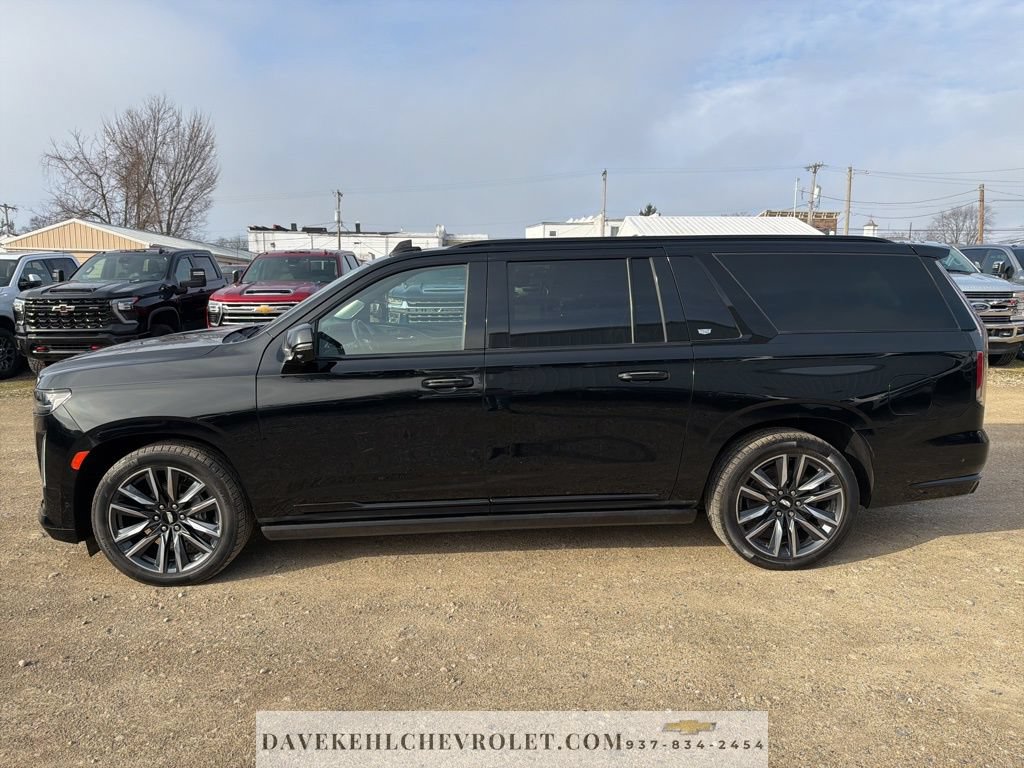 Used 2022 Cadillac Escalade ESV Sport w/ Touring Package AWD/4WD image 3