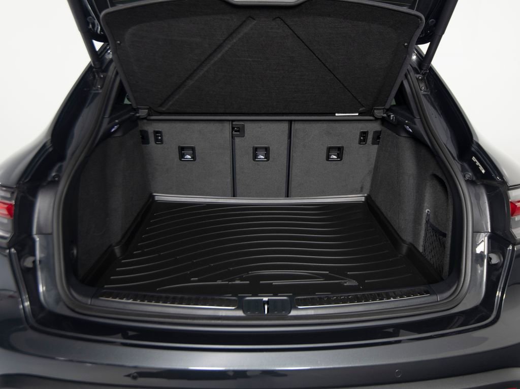 Certified 2025 Porsche Macan image 38