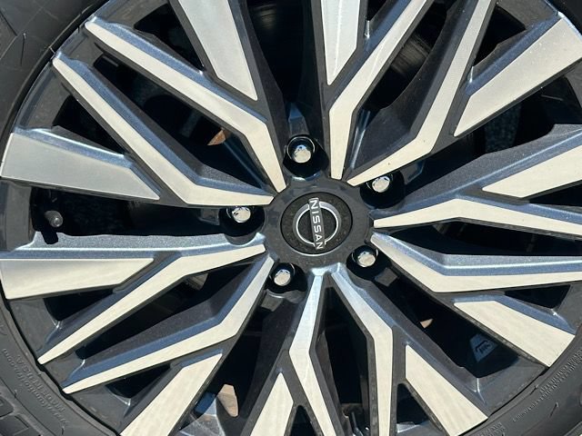 Used 2025 Nissan Altima 2.5 SV FWD image 32