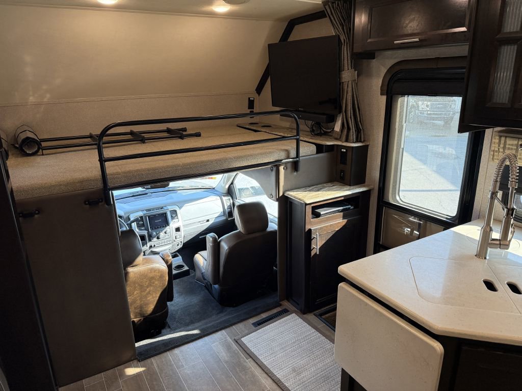 Used 2018 RAM 5500 SLT w/ Quick Order Package 29G SLT image 64