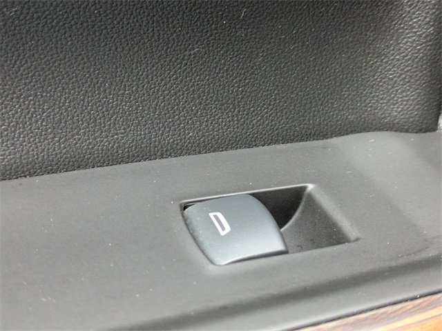 Used 2021 Chevrolet Silverado 1500 High Country w/ Technology Package image 28