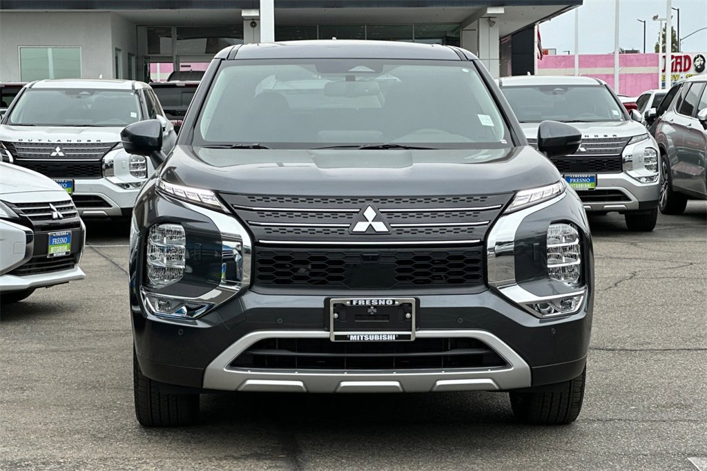 New 2025 Mitsubishi Outlander SE image 10