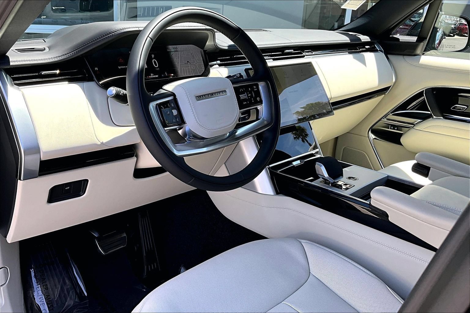 New 2026 Land Rover Range Rover Long Wheelbase SE AWD/4WD image 6
