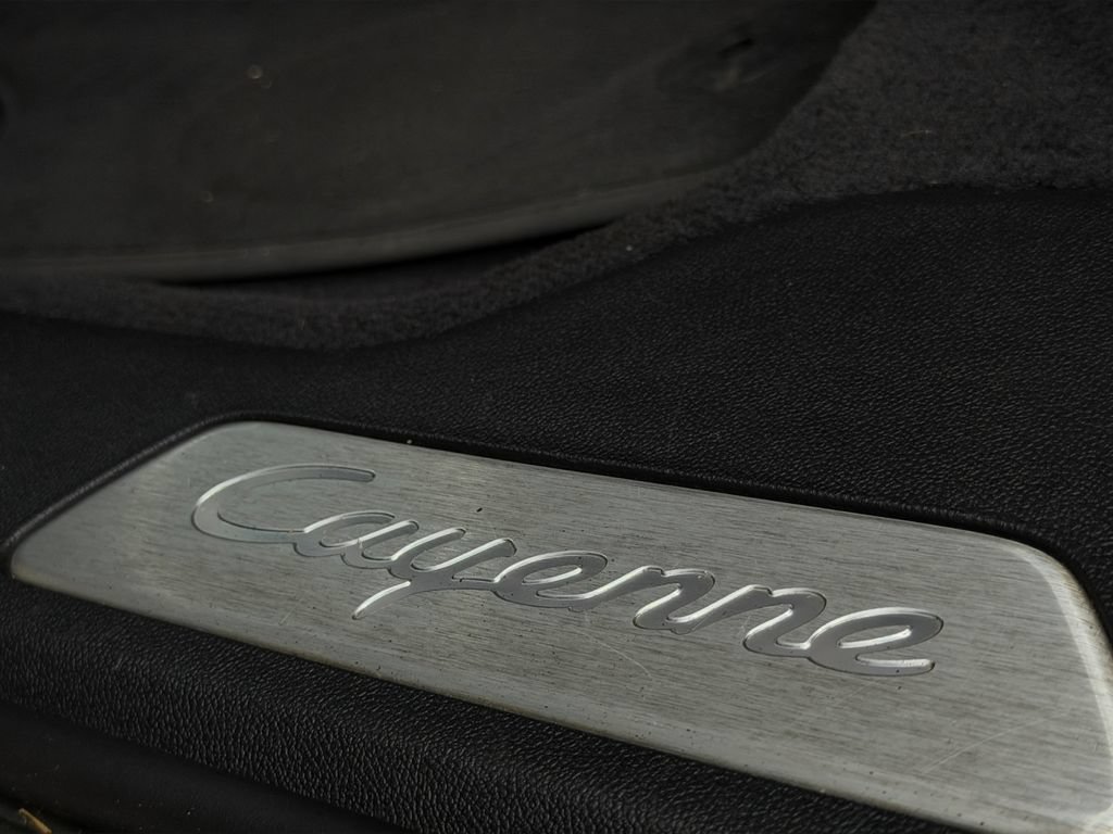 Used 2019 Porsche Cayenne Turbo AWD/4WD image 29