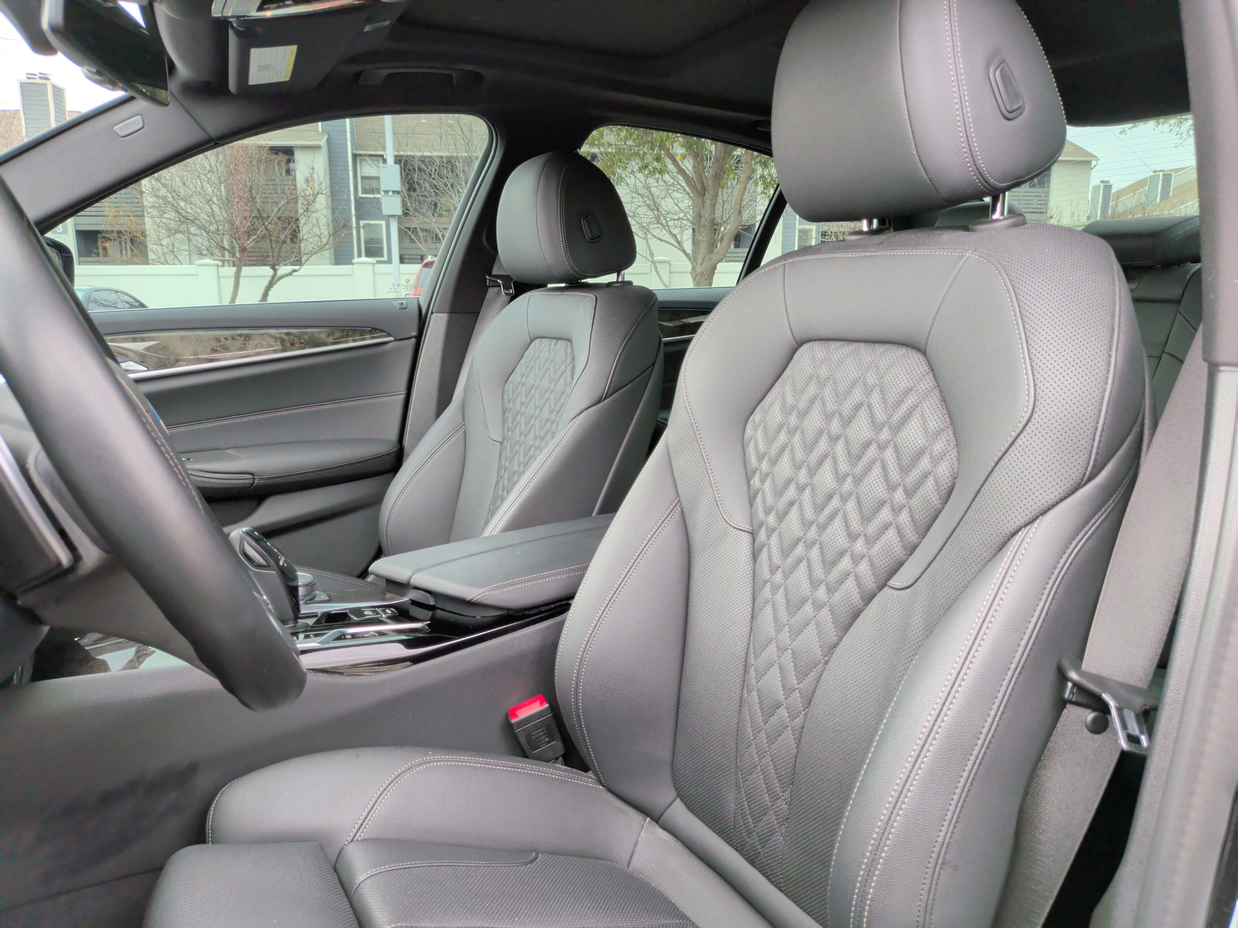 Certified 2023 BMW 530e w/ Premium Package image 24