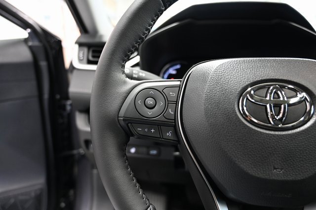 New 2025 Toyota RAV4 XLE image 22