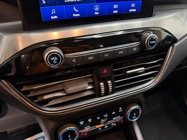 Used 2022 Ford Escape Titanium w/ Class II Trailer Tow Package image 32