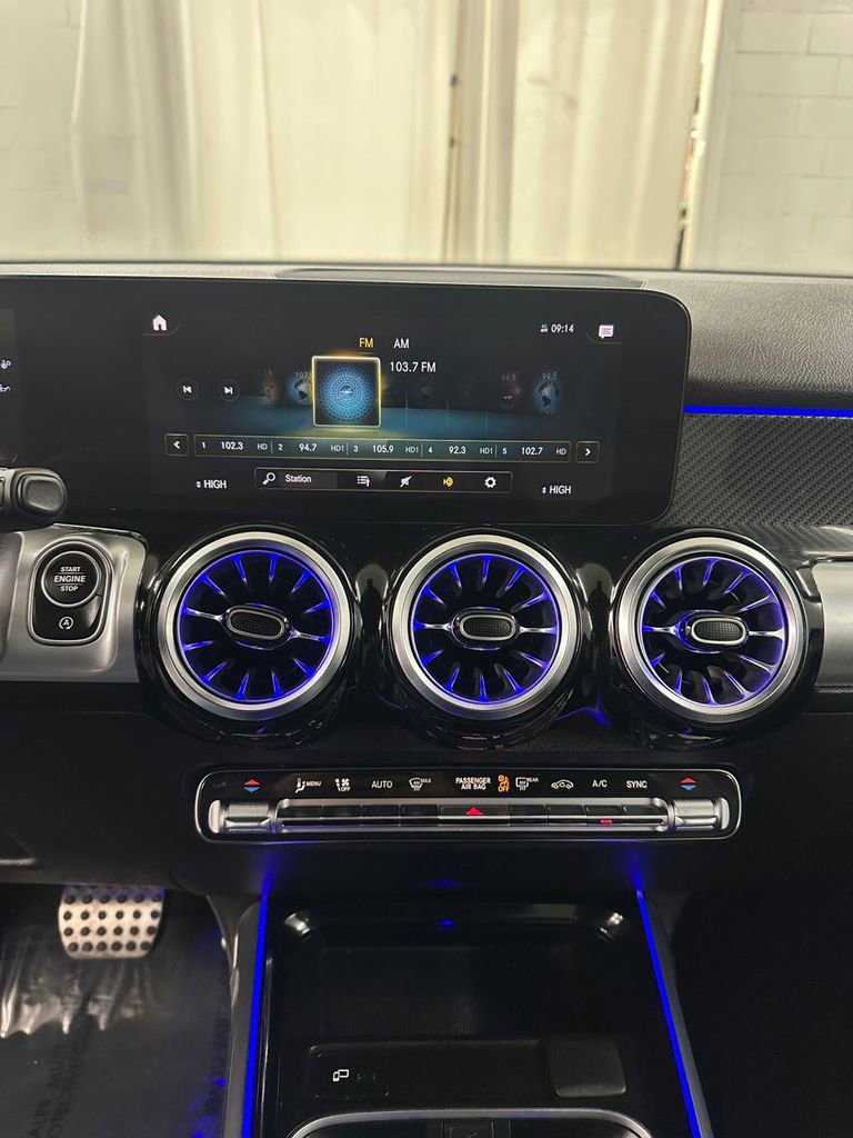 Used 2022 Mercedes-Benz GLB 35 AMG 4MATIC image 18