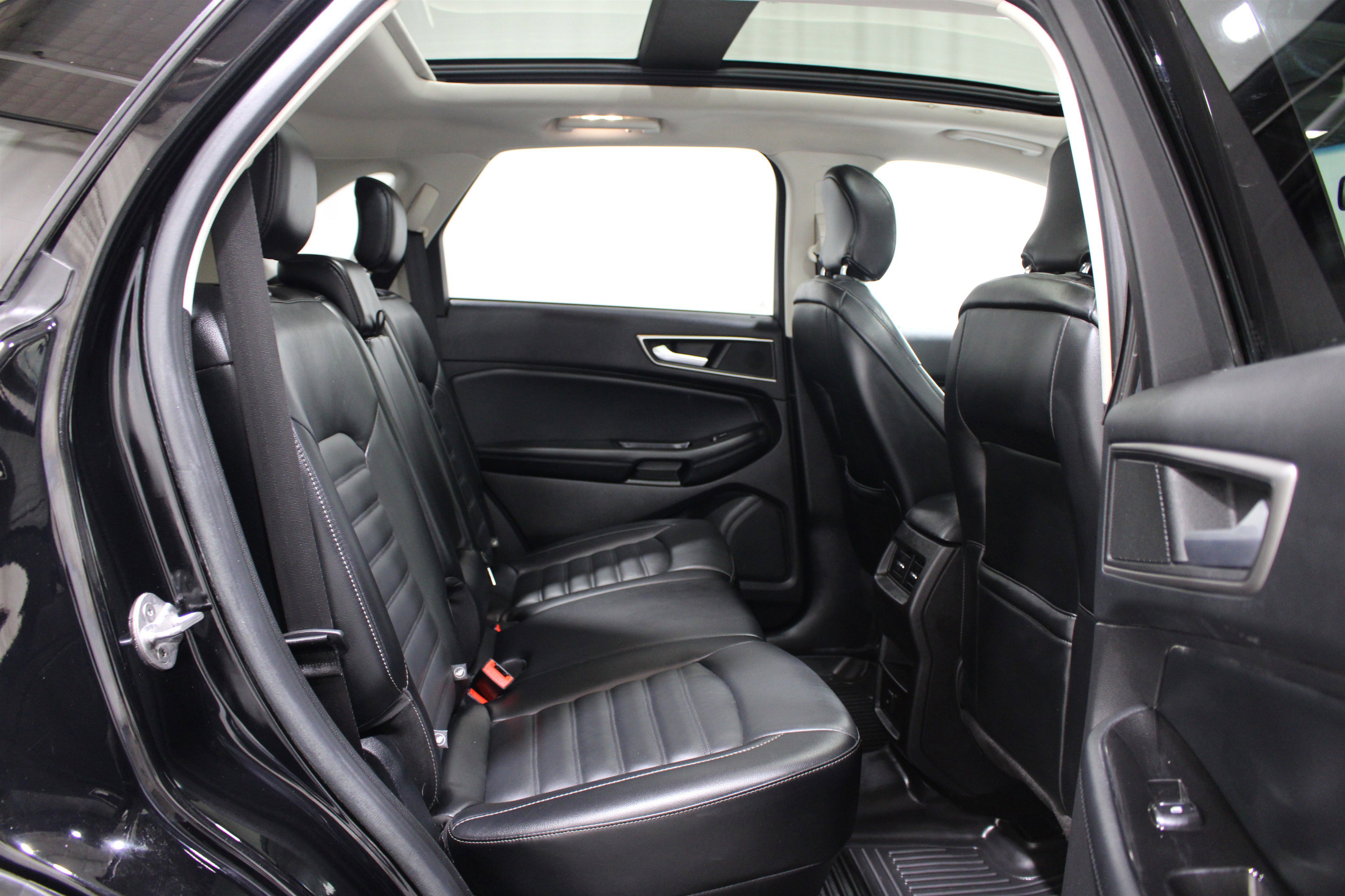 Used 2017 Ford Edge SEL w/ Equipment Group 201A FWD image 23
