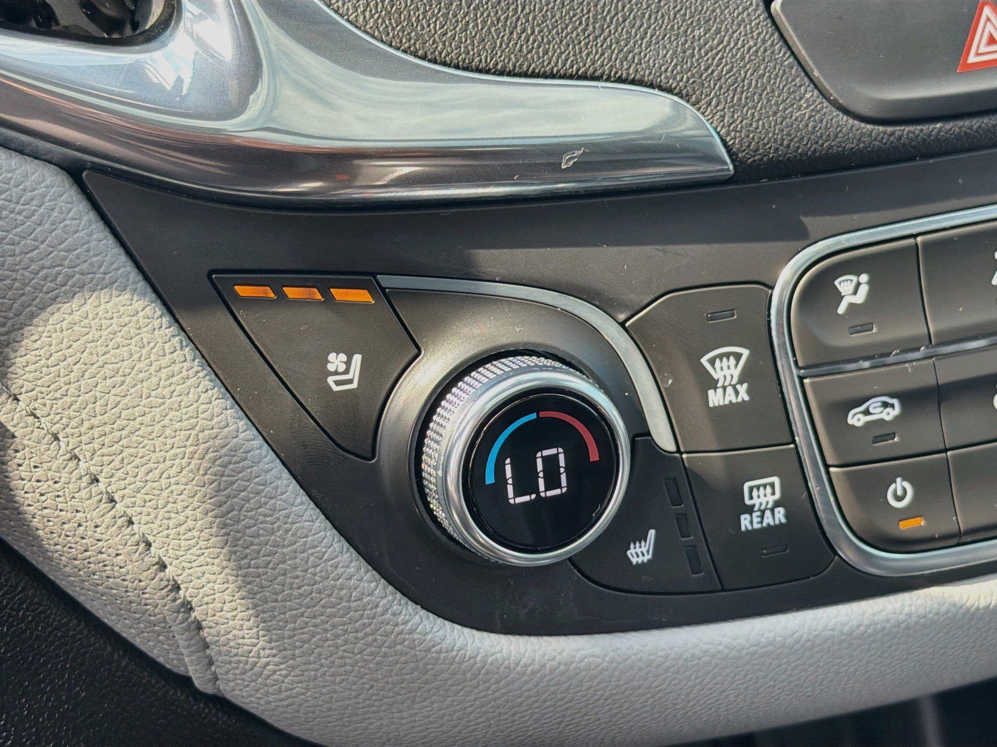 Used 2021 Chevrolet Equinox Premier FWD image 21