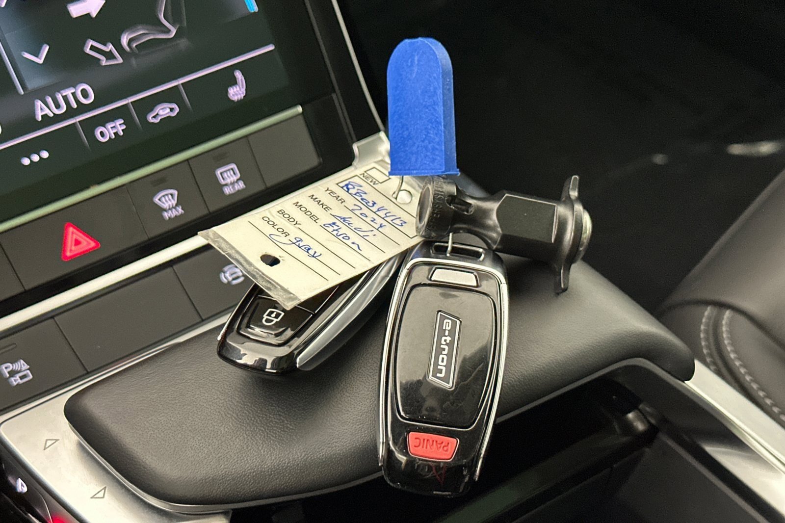 Used 2024 Audi Q8 e-tron Premium image 24