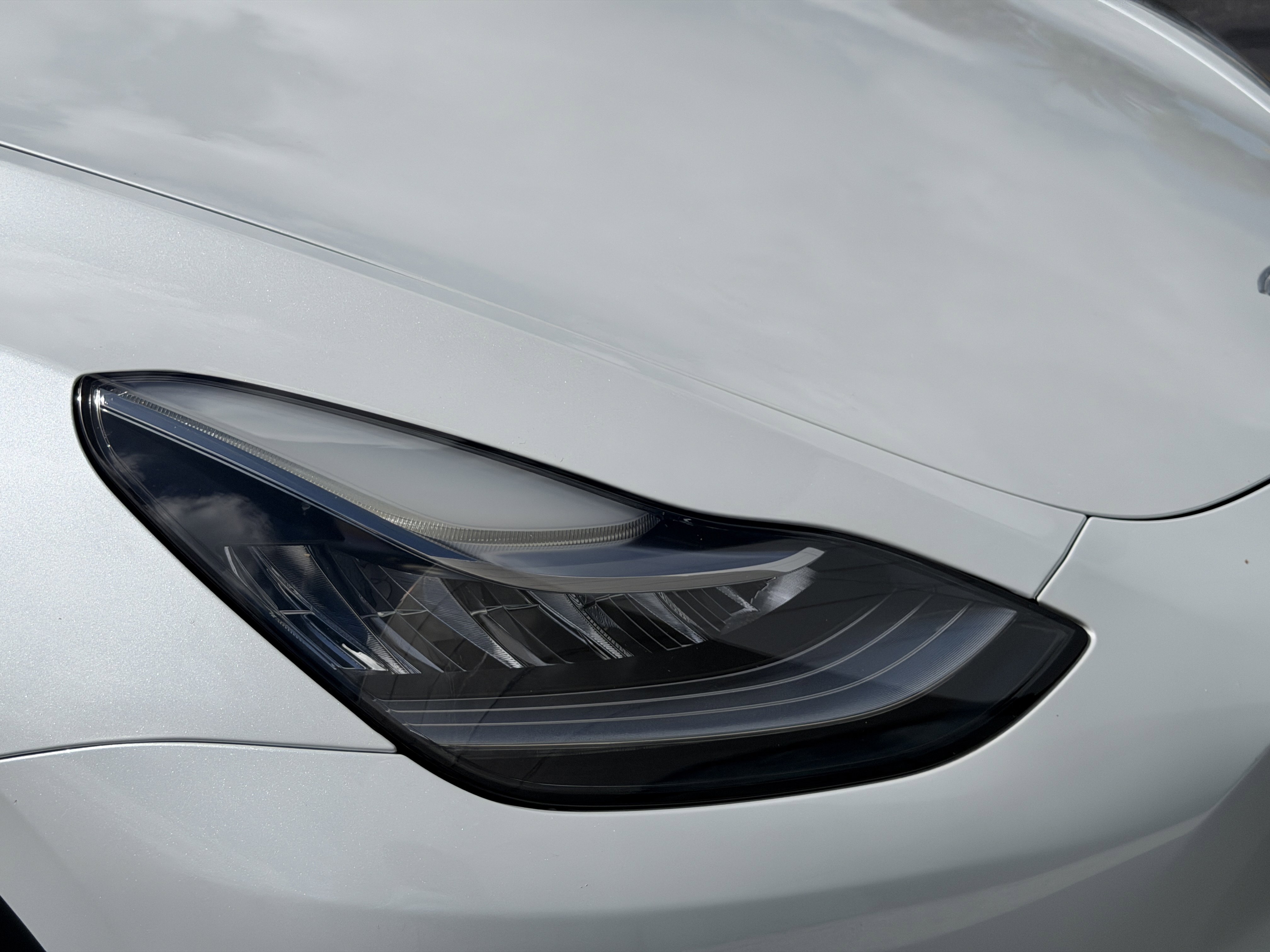 Used 2022 Tesla Model Y Long Range image 12