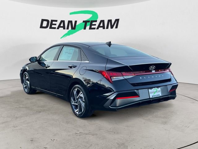 Certified 2025 Hyundai Elantra SEL w/ Cargo Package image 6