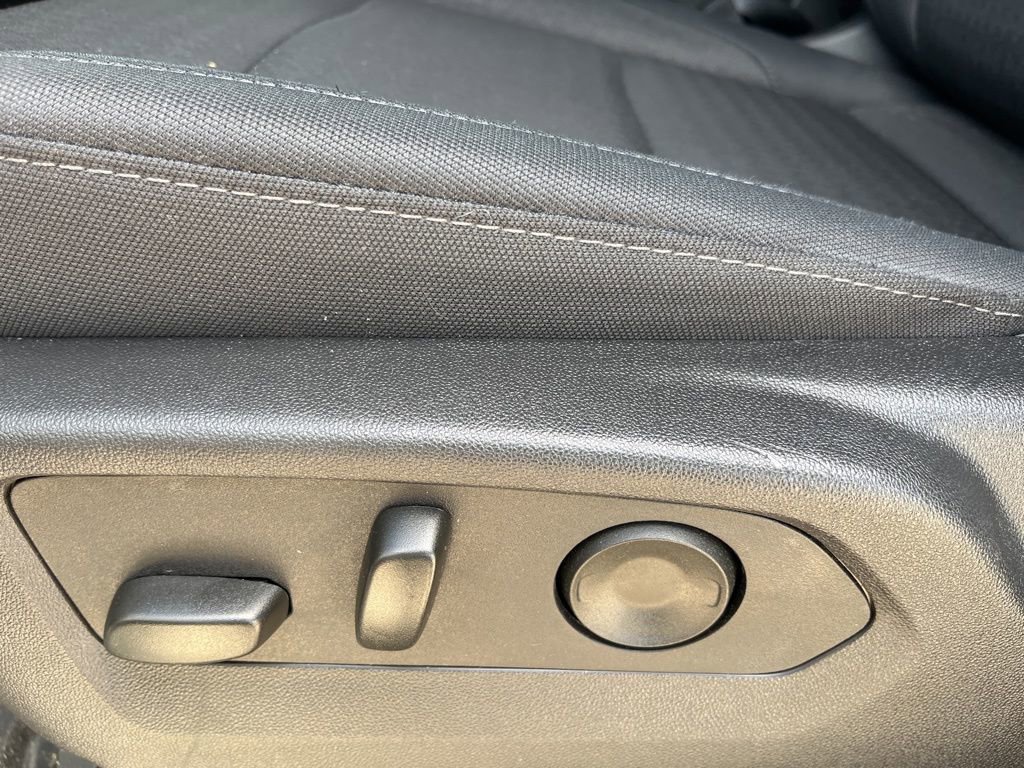 Used 2025 Chevrolet Silverado 1500 Custom Trail Boss w/ Dark Appearance Package image 12