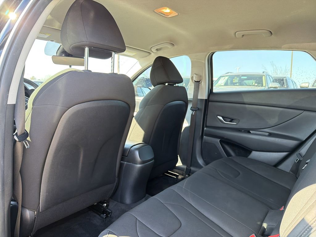 Used 2023 Hyundai Elantra SEL image 13