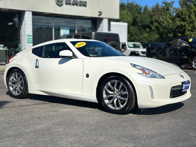 Used 2013 Nissan 370Z Coupe RWD image 8