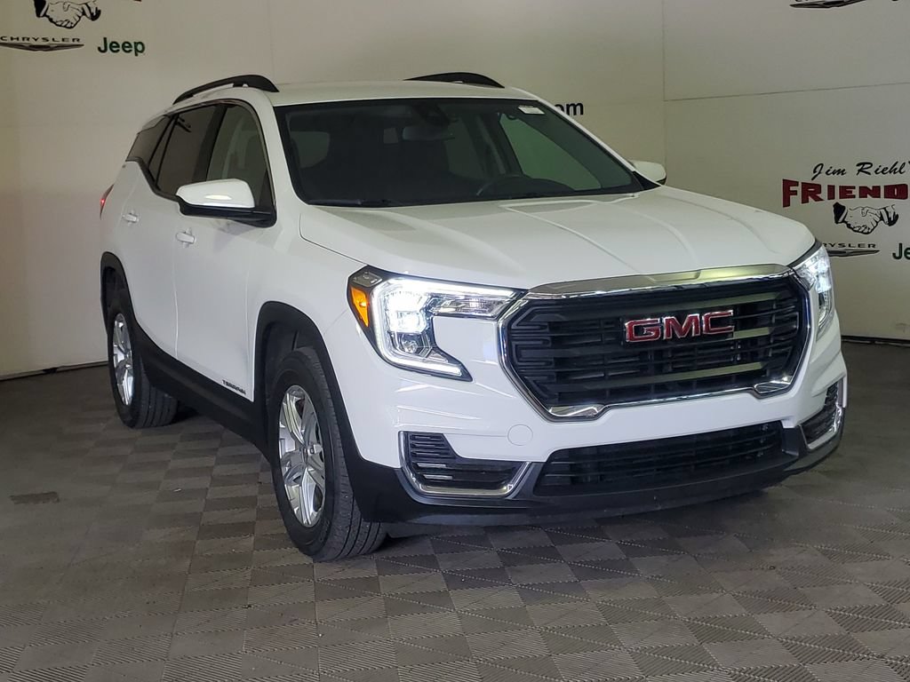 Used 2022 GMC Terrain SLE w/ Driver Convenience Package AWD/4WD image 2