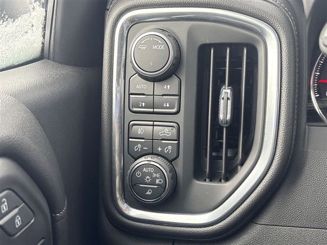 Certified 2021 Chevrolet Silverado 1500 LTZ w/ Safety Package II image 17