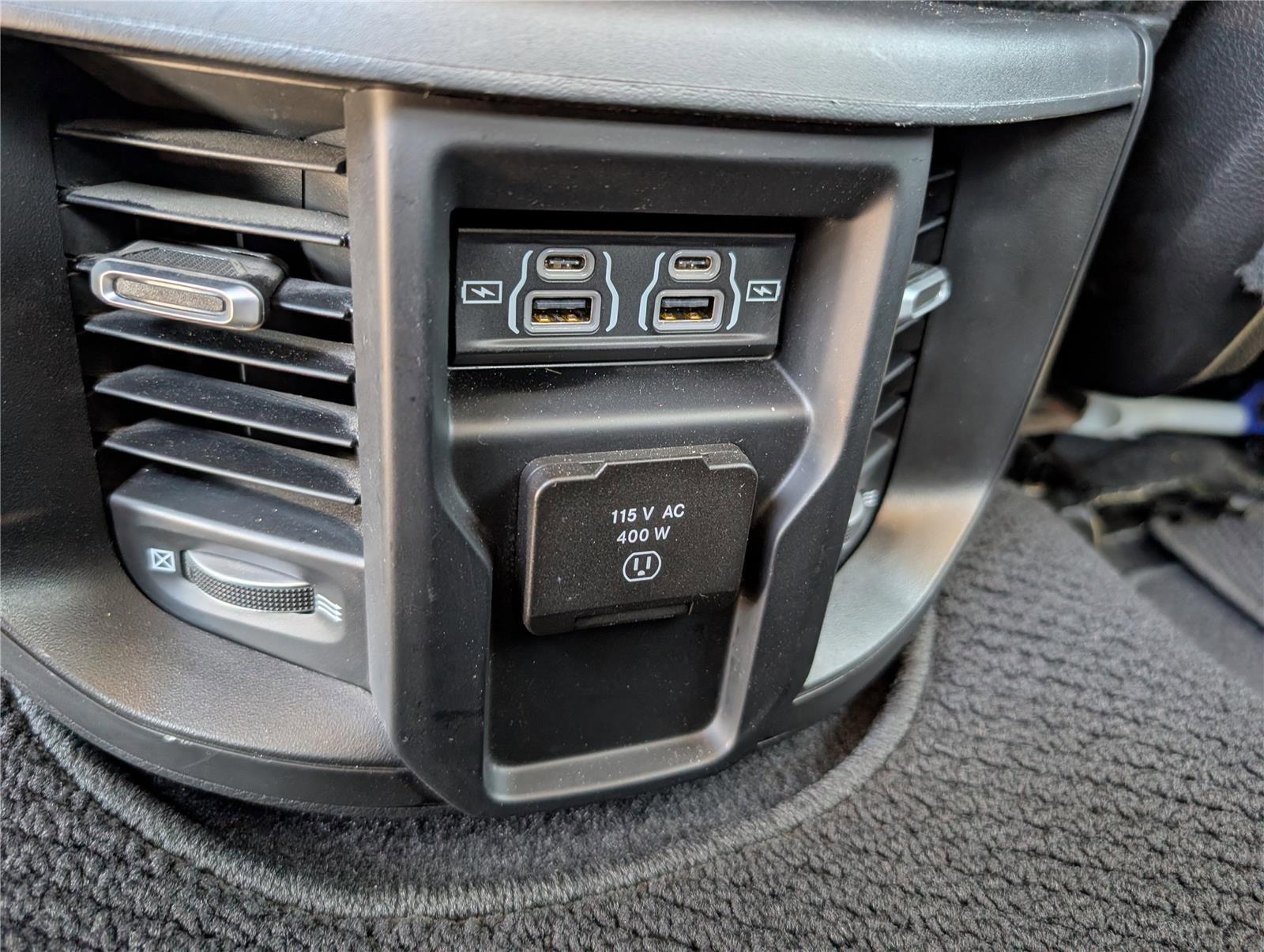 Used 2024 RAM 2500 Laramie AWD/4WD image 17