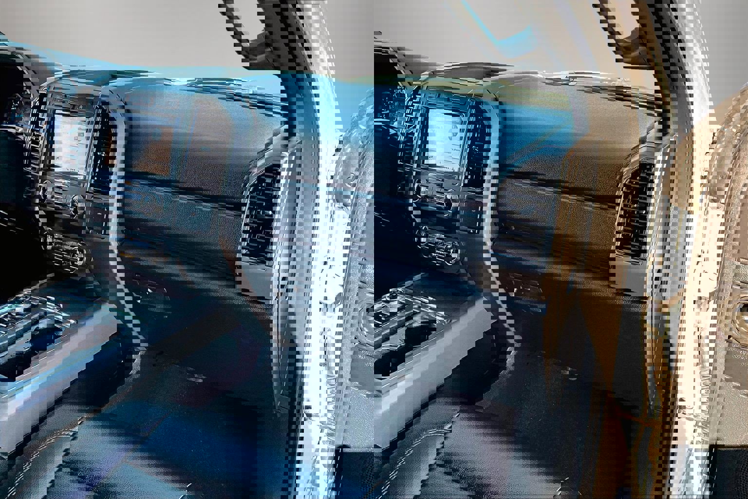 Used 2019 Ford Expedition XLT w/ Equipment Group 201A image 27