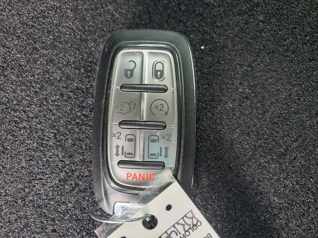 Certified 2024 Chrysler Pacifica Touring-L image 34