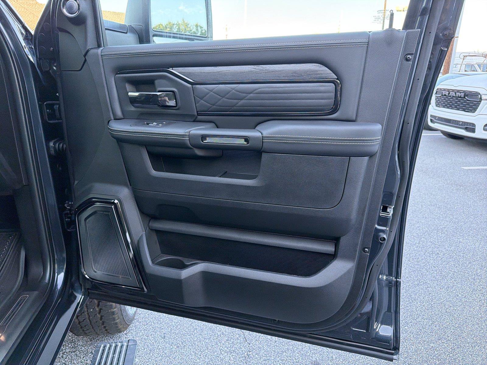 New 2027 RAM 2500 Limited AWD/4WD image 14