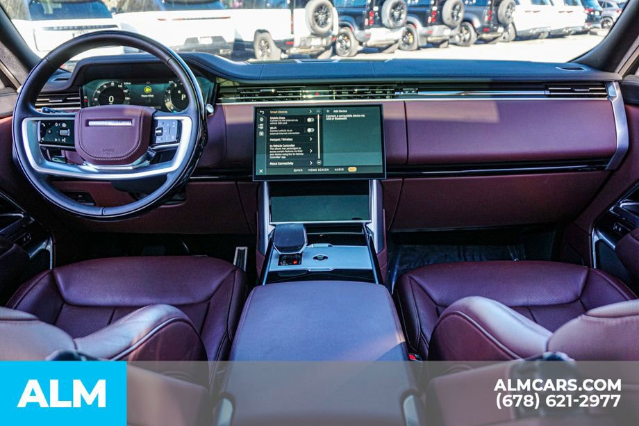 Used 2025 Land Rover Range Rover SE image 24