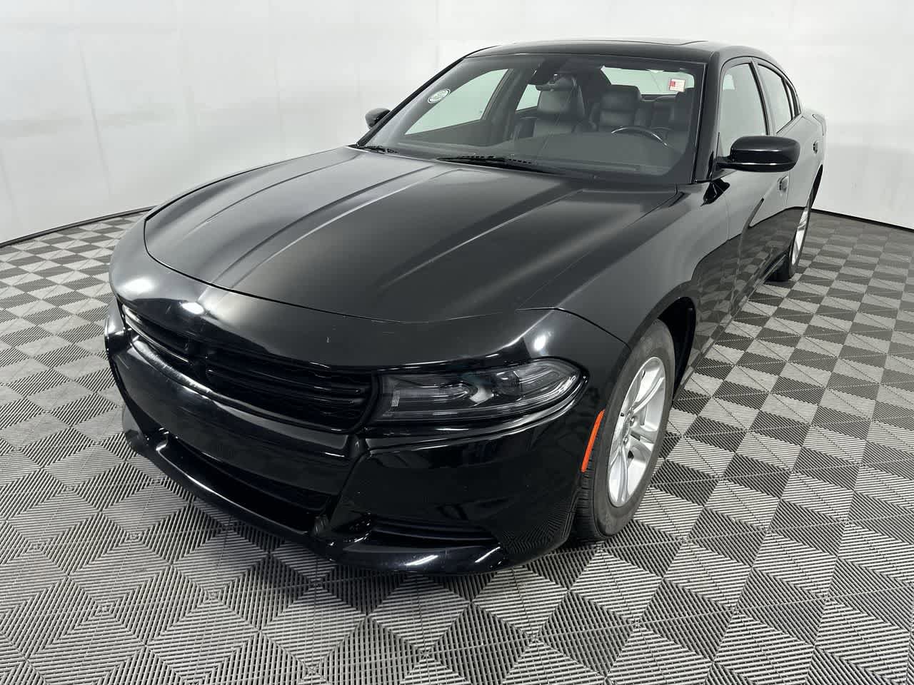 Used 2021 Dodge Charger SXT w/ Leather Interior Group RWD image 8
