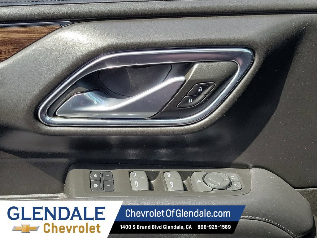 Used 2022 Chevrolet Suburban LT RWD image 30