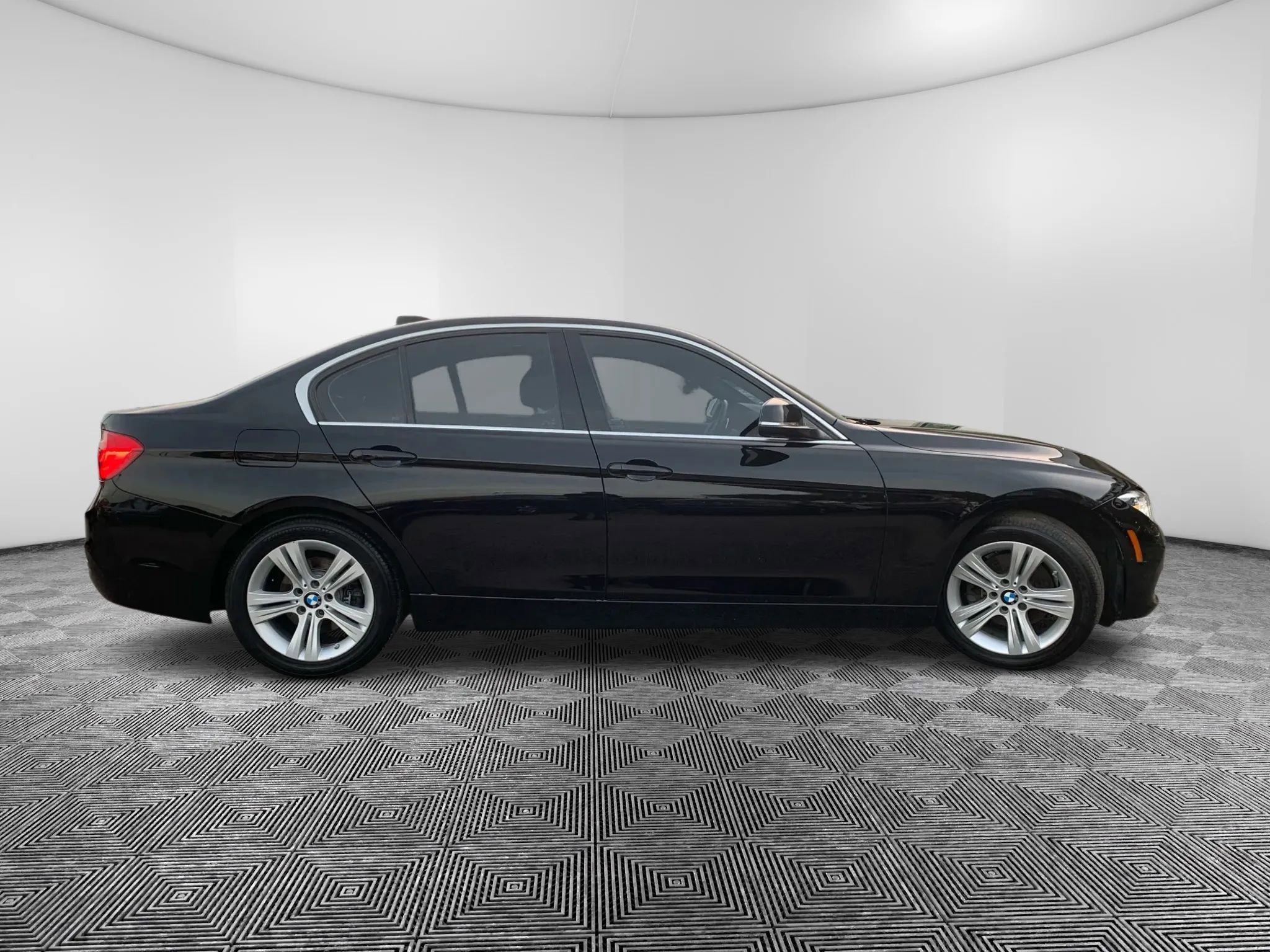 Used 2018 BMW 330i 330i Sedan 4D image 5