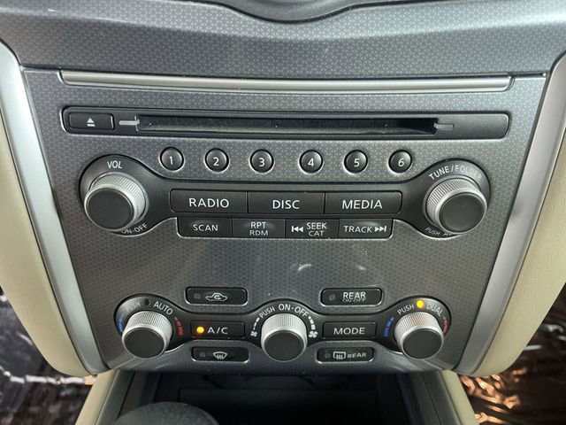 Used 2017 Nissan Pathfinder SL image 23