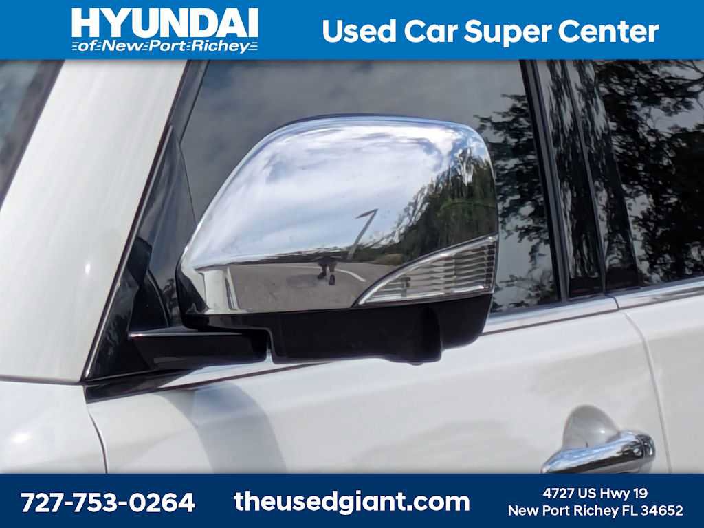 Used 2017 Nissan Armada Platinum w/ Captain Seat Package AWD/4WD image 11