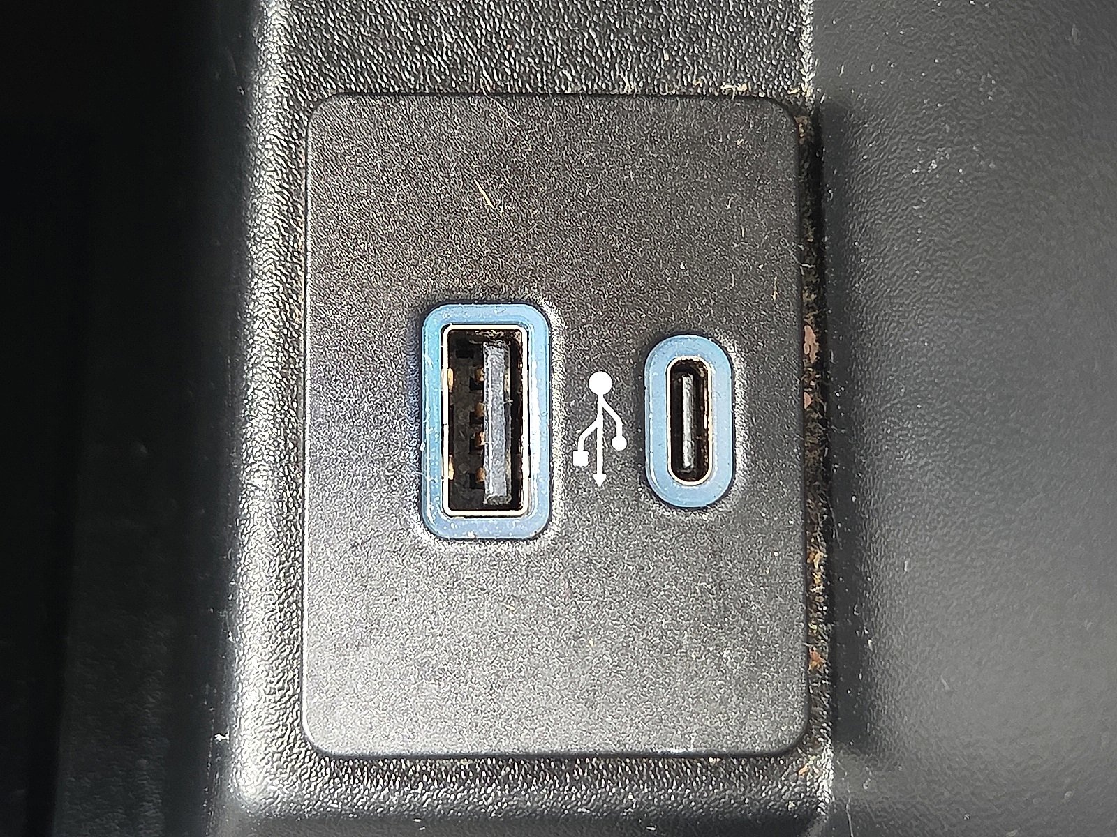 Used 2024 Ford Edge Titanium image 17