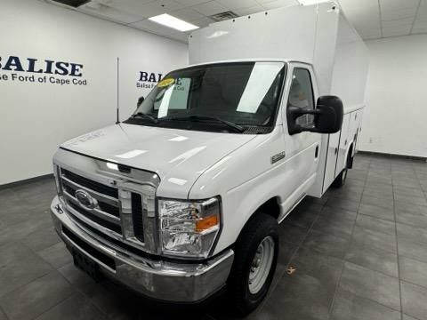 Used 2024 Ford E-350 and Econoline 350 Super Duty w/ Power Windows & Locks Group RWD image 11