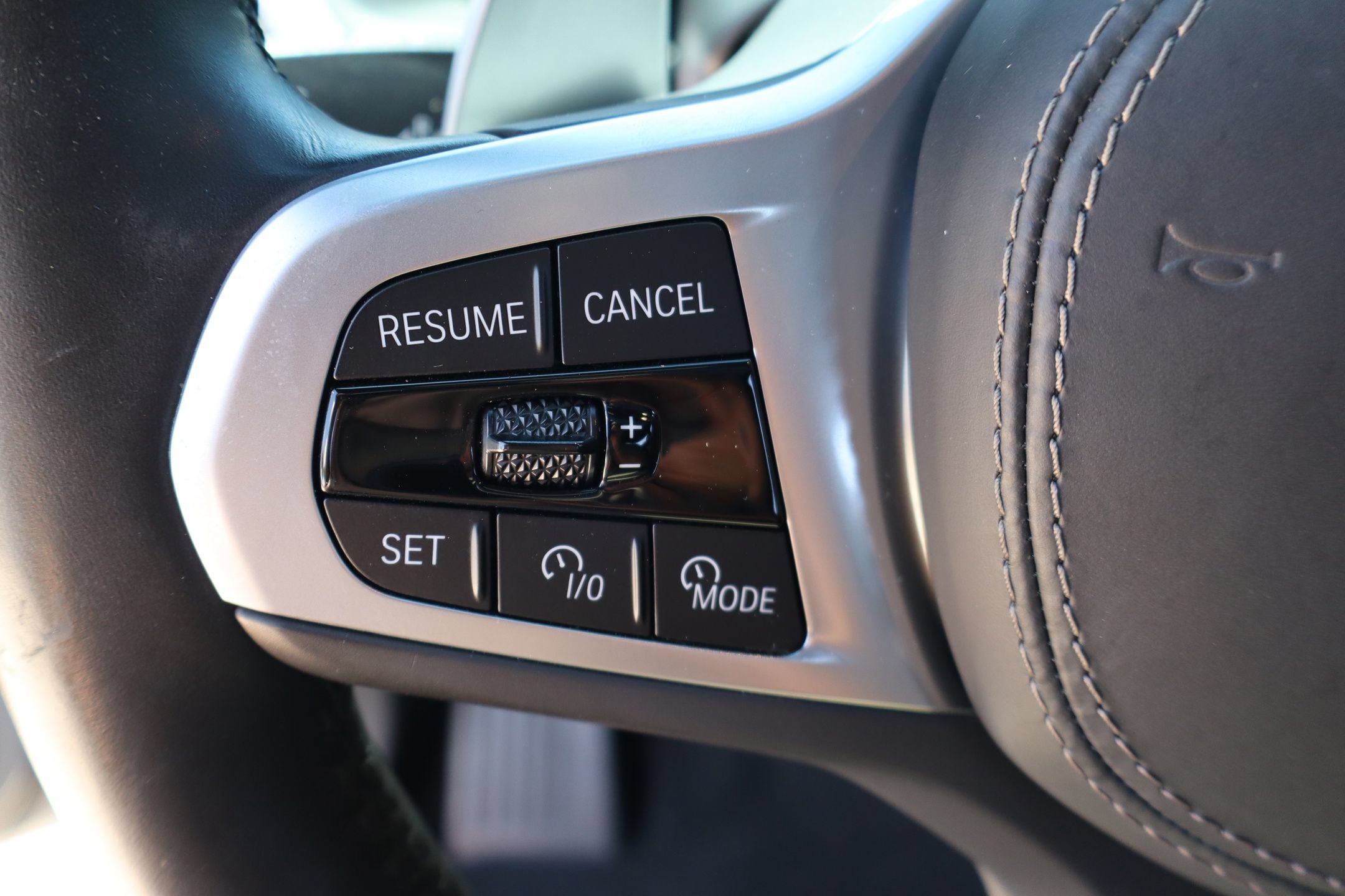Used 2025 BMW X7 xDrive40i AWD/4WD image 16