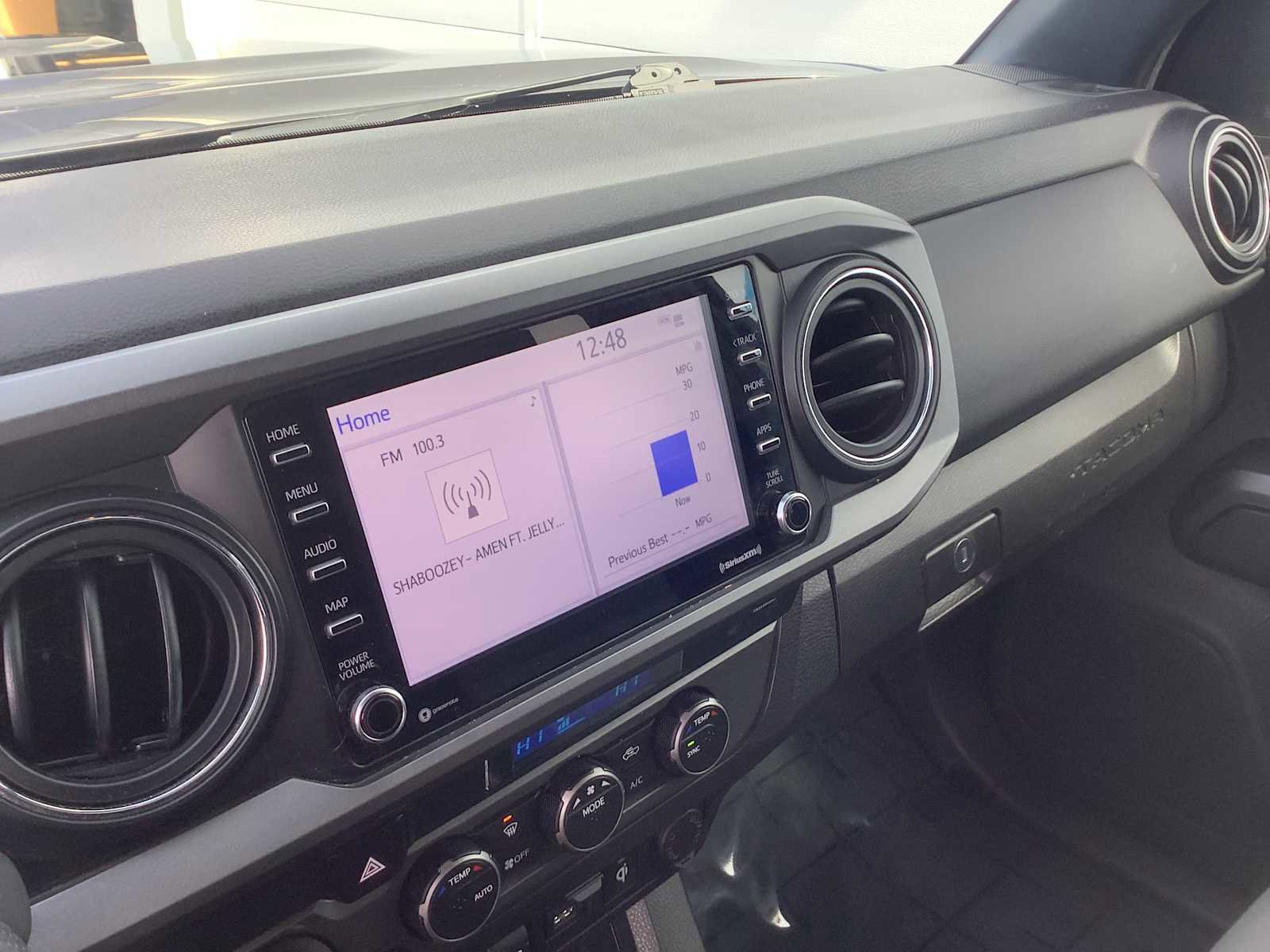 Used 2022 Toyota Tacoma TRD Sport w/ Technology Package image 17