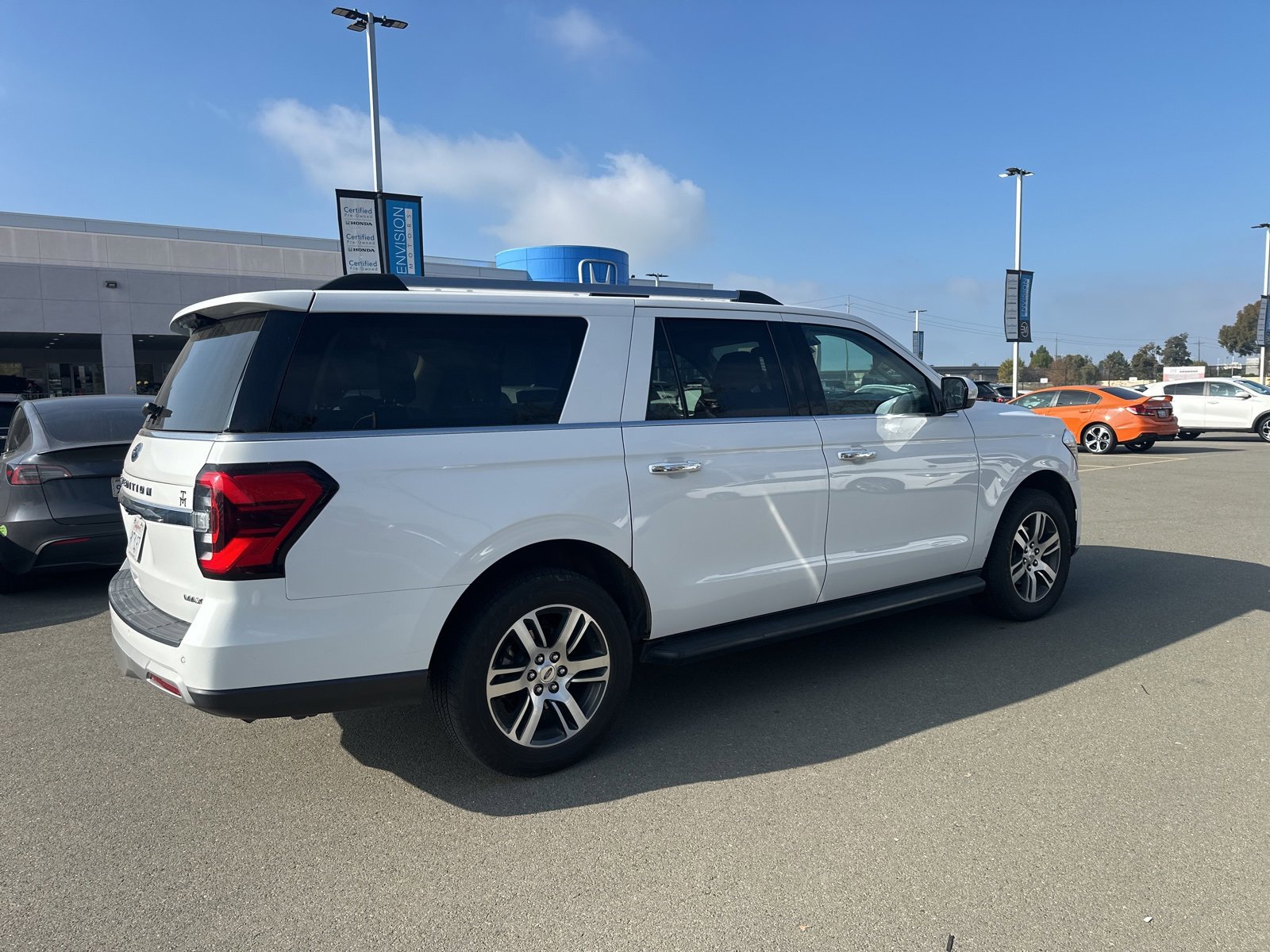 Used 2024 Ford Expedition Max Limited image 3