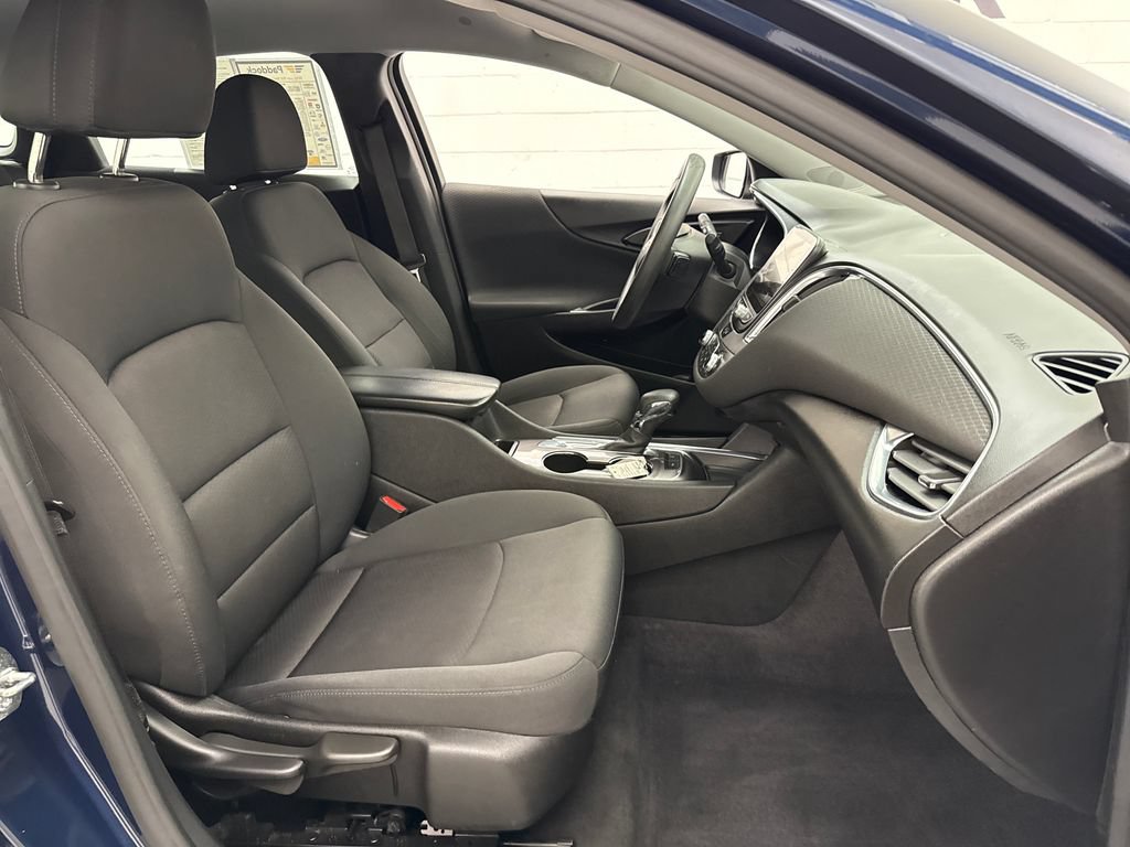 Used 2021 Chevrolet Malibu LT FWD image 28