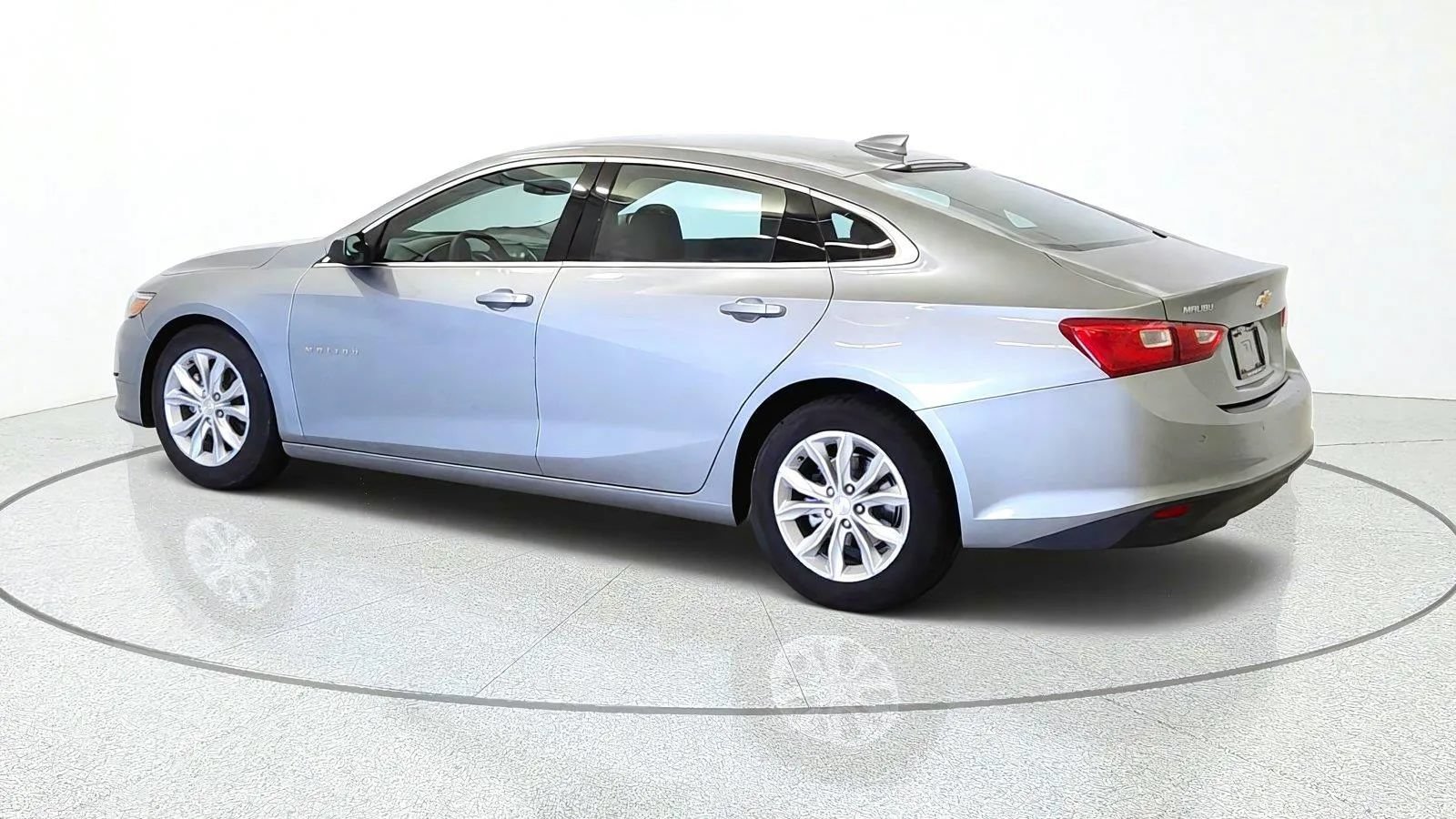 Used 2025 Chevrolet Malibu LT FWD image 6