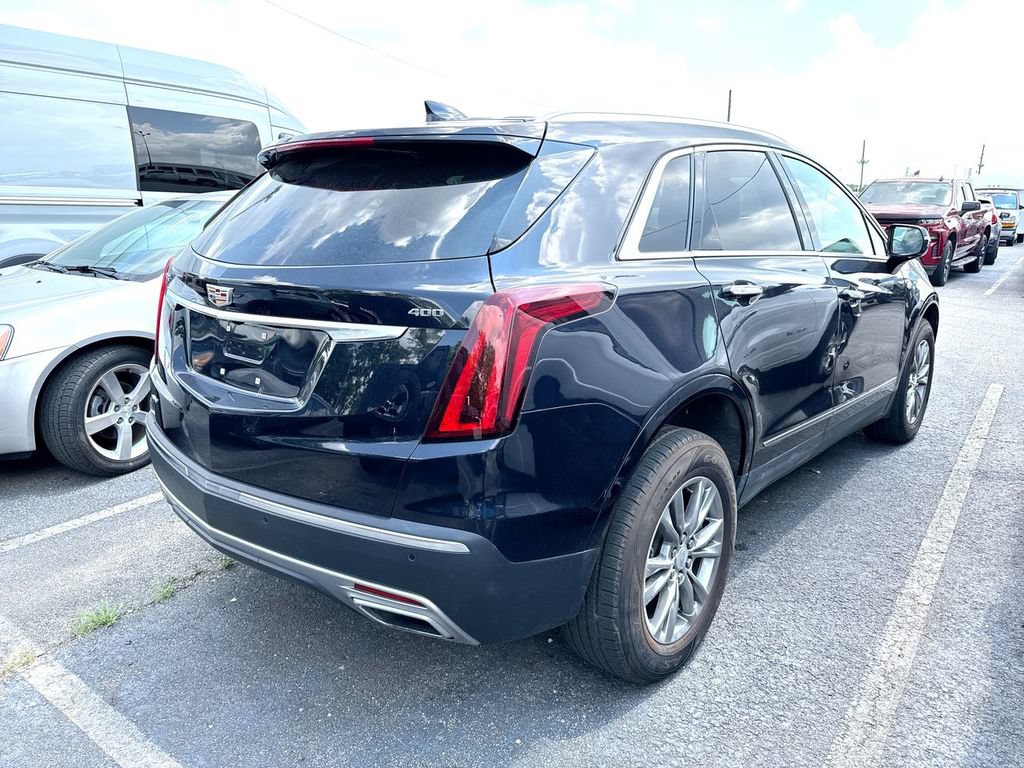 Used 2021 Cadillac XT5 Premium Luxury w/ LPO, Premium Carpet Package AWD/4WD image 3