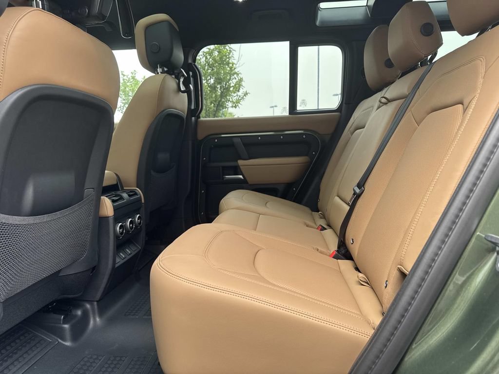 New 2026 Land Rover Defender 110 X-Dynamic SE AWD/4WD image 13